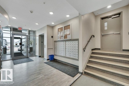 402 812 Welsh Drive Sw, Edmonton, AB - Indoor Photo Showing Other Room