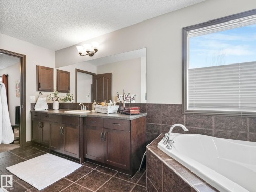 960 Summerside Link Link, Edmonton, AB 