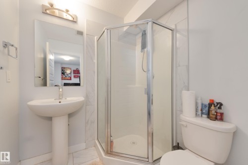 #66- 723 172 Street Sw, Edmonton, AB - Indoor Photo Showing Bathroom