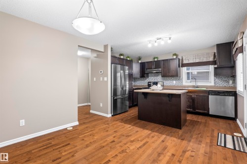 809 37A Avenue, Edmonton, AB 