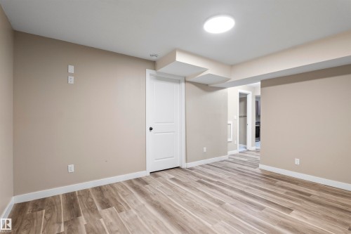 809 37A Avenue, Edmonton, AB 