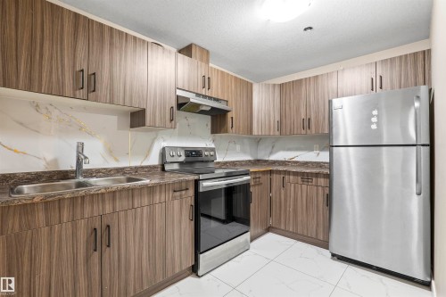 809 37A Avenue, Edmonton, AB 