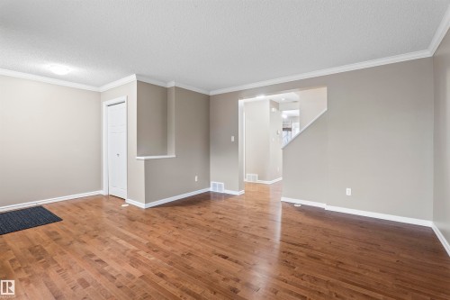 809 37A Avenue, Edmonton, AB 