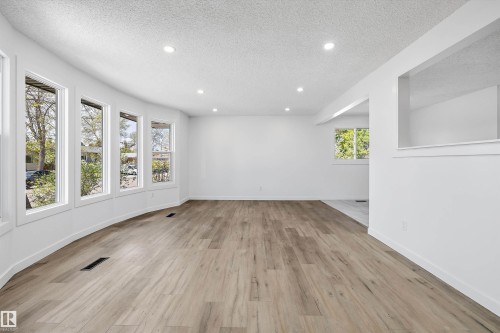 22 Huron Drive, Leduc, AB - Indoor Photo Showing Other Room