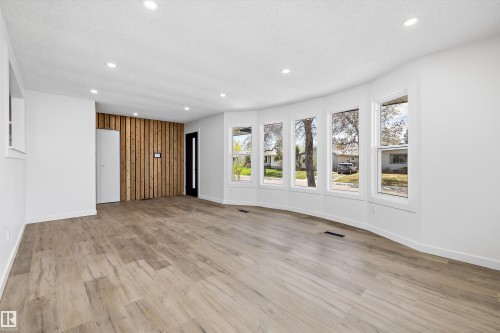 22 Huron Drive, Leduc, AB - Indoor Photo Showing Other Room