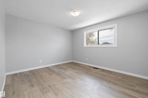 22 Huron Drive, Leduc, AB - Indoor Photo Showing Other Room