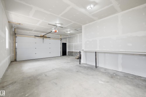 22 Huron Drive, Leduc, AB - Indoor Photo Showing Garage