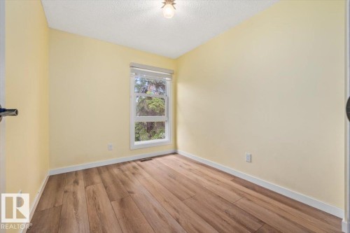 5327 Hill View Crescent, Edmonton, AB 