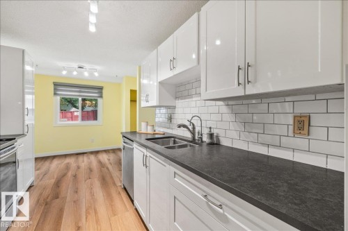 5327 Hill View Crescent, Edmonton, AB 