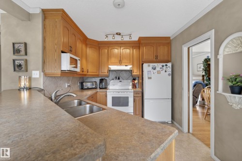 7307 86 Avenue, Edmonton, AB 