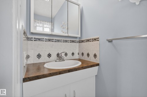 7307 86 Avenue, Edmonton, AB 