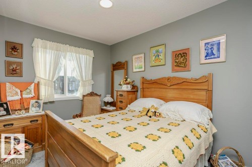 1537 Sandstone Boulevard, Sherwood Park, AB - Indoor Photo Showing Bedroom