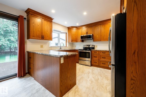 2609 49 Street, Edmonton, AB 