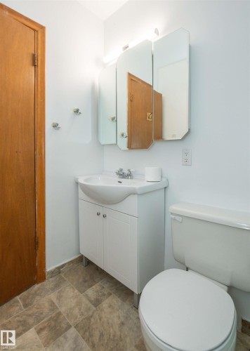Bathroom - 4414 54 Avenue, Barrhead, AB - Indoor Photo Showing Bathroom