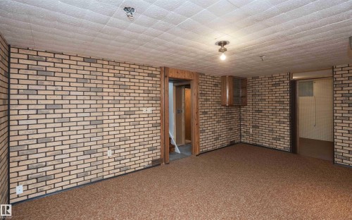 Empty room - 4414 54 Avenue, Barrhead, AB - 