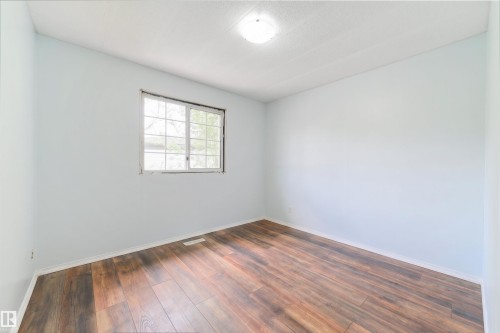 6 Hillcrest Drive, Edmonton, AB - Indoor Photo Showing Other Room