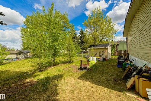 6 Hillcrest Drive, Edmonton, AB - Outdoor