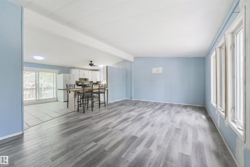 6 Hillcrest Drive, Edmonton, AB - Indoor Photo Showing Other Room