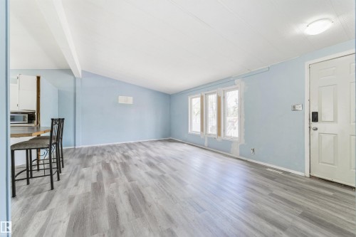 6 Hillcrest Drive, Edmonton, AB - Indoor Photo Showing Other Room