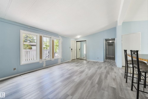 6 Hillcrest Drive, Edmonton, AB - Indoor Photo Showing Other Room