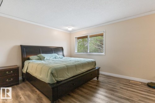 15731 121 Street, Edmonton, AB 