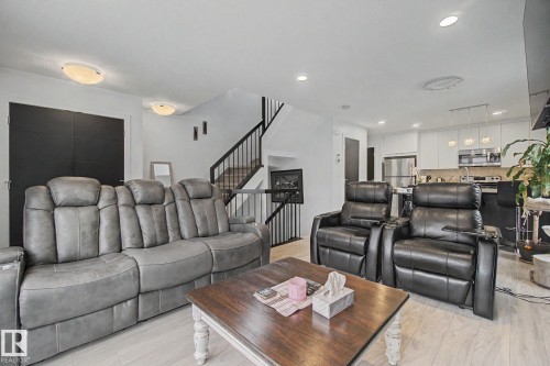 12035 93 Street Nw, Edmonton, AB 