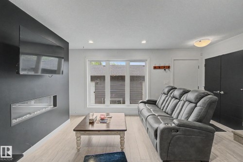 12035 93 Street Nw, Edmonton, AB 