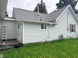 Exterior siding in a light neutral tone - 