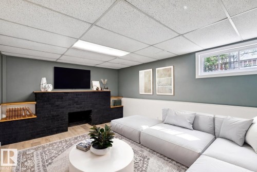 4037 114 Avenue, Edmonton, AB 