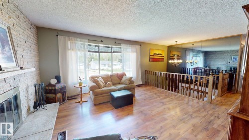 4809 Mackenzie Ave, Drayton Valley, AB - Indoor Photo Showing Kitchen