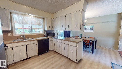 4809 Mackenzie Ave, Drayton Valley, AB - Indoor Photo Showing Office