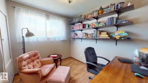 4809 Mackenzie Ave, Drayton Valley, AB - Indoor Photo Showing Bedroom