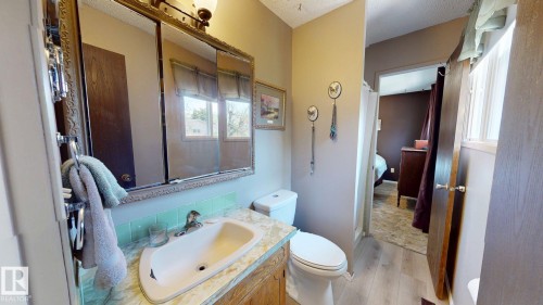 4809 Mackenzie Ave, Drayton Valley, AB - Indoor With Fireplace