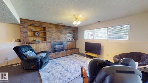 4809 Mackenzie Ave, Drayton Valley, AB - Indoor Photo Showing Bedroom