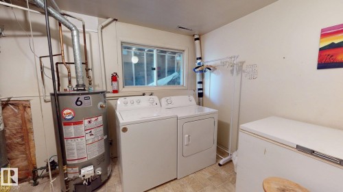 Back half of garage - 4809 Mackenzie Ave, Drayton Valley, AB - Indoor Photo Showing Garage
