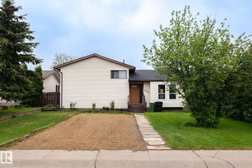 2045 46ST  Edmonton, AB T6L 2T6