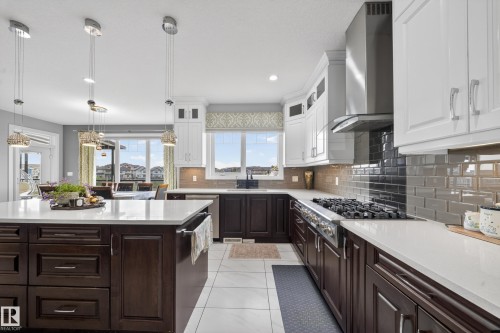 7648 179 Avenue, Edmonton, AB - Indoor Photo Showing Kitchen With Upgraded Kitchen