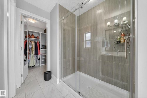 7648 179 Avenue, Edmonton, AB - Indoor Photo Showing Bathroom