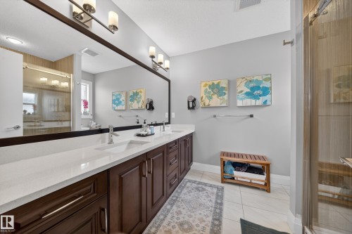 7648 179 Avenue, Edmonton, AB - Indoor Photo Showing Bathroom
