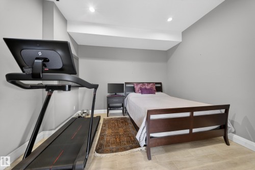 7648 179 Avenue, Edmonton, AB - Indoor Photo Showing Bedroom