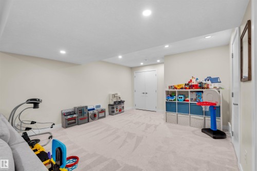 3035 Carpenter Landing, Edmonton, AB 