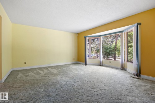 9 Glenview Crescent, St. Albert, AB 