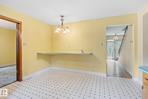 9 Glenview Crescent, St. Albert, AB 