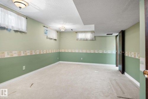 9 Glenview Crescent, St. Albert, AB 