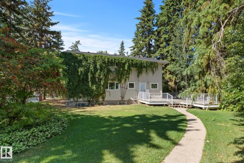 9 Glenview Crescent, St. Albert, AB 