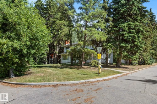 9 Glenview Crescent, St. Albert, AB 