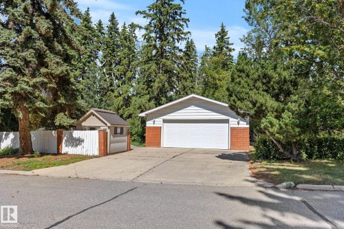 9 Glenview Crescent, St. Albert, AB 