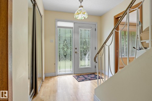 9 Glenview Crescent, St. Albert, AB 