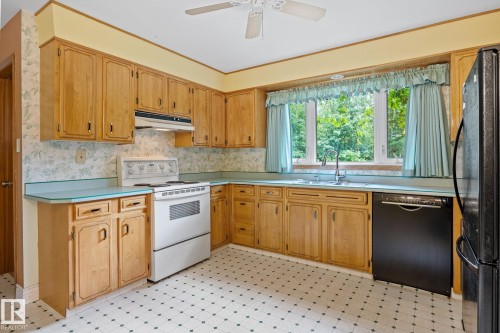 9 Glenview Crescent, St. Albert, AB 