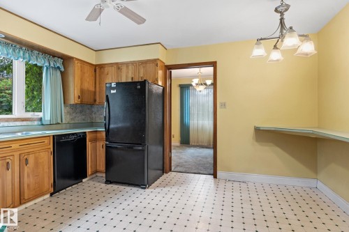 9 Glenview Crescent, St. Albert, AB 
